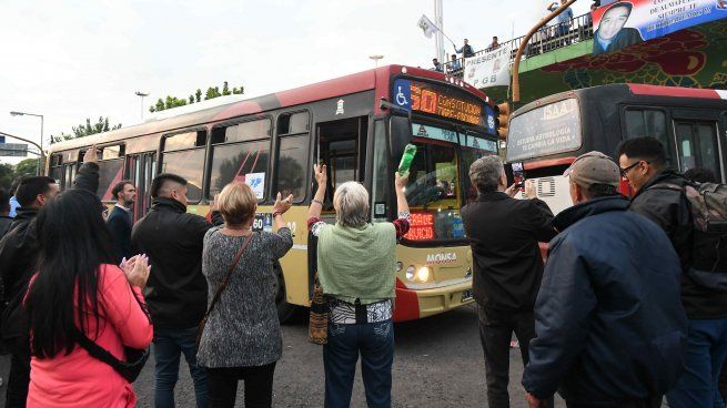  Paro de colectivos: otras siete líneas no funcionarán por el ataque a dos choferes
 