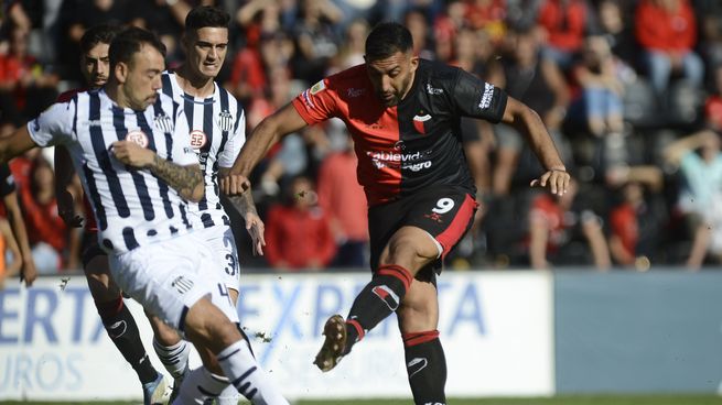  Colón lo tenía, pero Talleres reaccionó y se llevó un punto en un partidazo
 