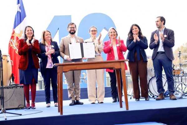 Boric invita a la oposición a replicar el acuerdo en las 40 horas en proyectos como las reformas tributaria y de pensiones