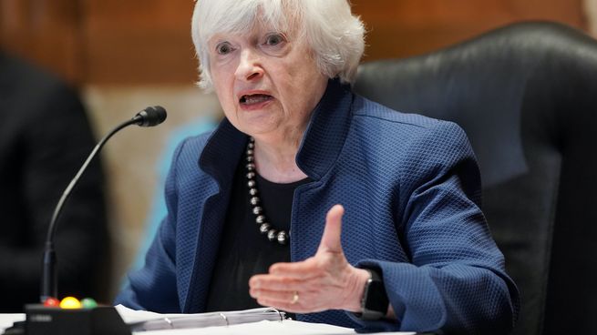  Yellen dice que es probable que los bancos estadounidenses restrinjan el crédito
 