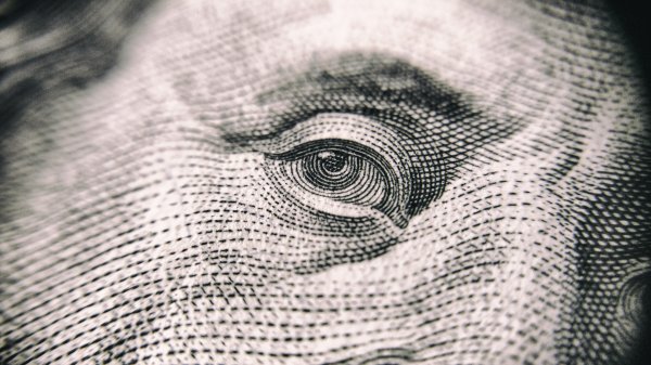 Dólar abre con leve alza y retoma los $800 atento a nuevas señales desde la Fed