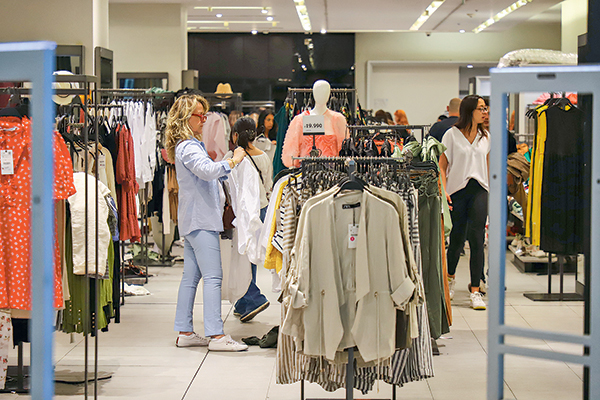 Diputados piden a Fiscalía investigar a todo el retail tras conocerse vínculo Hites-La Polar