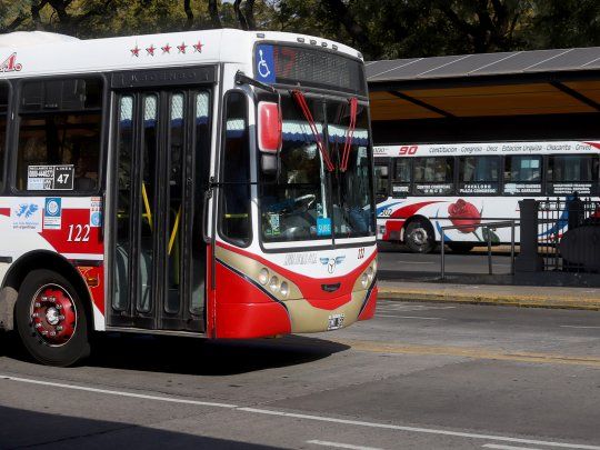  Otro ataque a un chofer de colectivo: lo golpearon para robarle
 