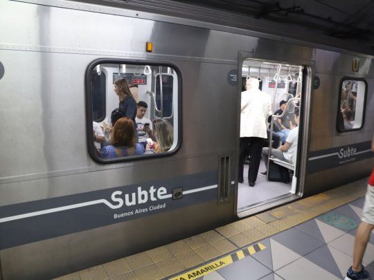  Paro de subtes: dos líneas no funcionarán este miércoles 19 de abril
 