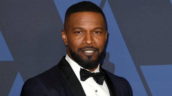  Jamie Foxx continúa internado a una semana de haber padecido una 