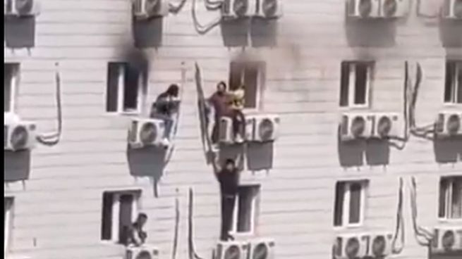  Tragedia en China: 21 personas murieron en un incendio en un hospital
 
