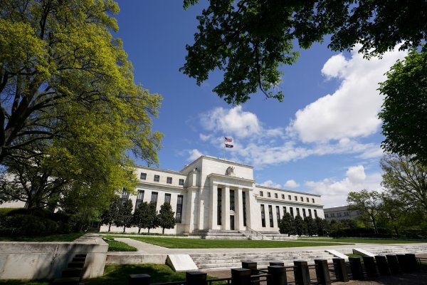 Libro Beige de la Fed señala que la economía estadounidense se estanca al reducirse el crédito