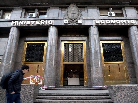  Economía pasó otro test del mercado: colocó $227.132 millones y logró fondeo neto de $38.098 millones
 