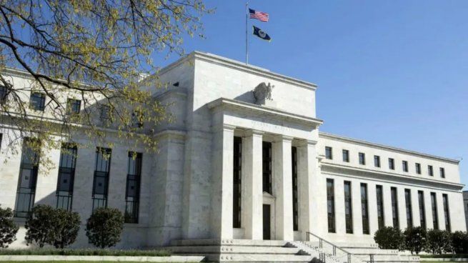  La Fed negocia con los bancos la gestión de los riesgos de las inteligencias artificiales
 