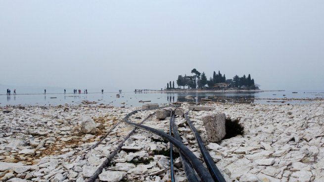  Alerta cambio climático: el lago más grande de Italia se queda sin agua
 