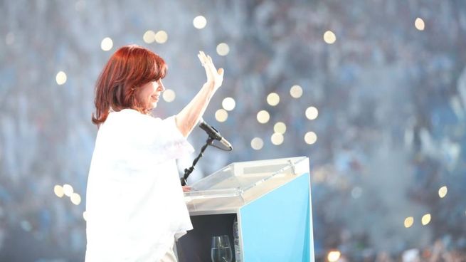  Cristina Kirchner confirmó su reaparición pública en un acto en La Plata 
 