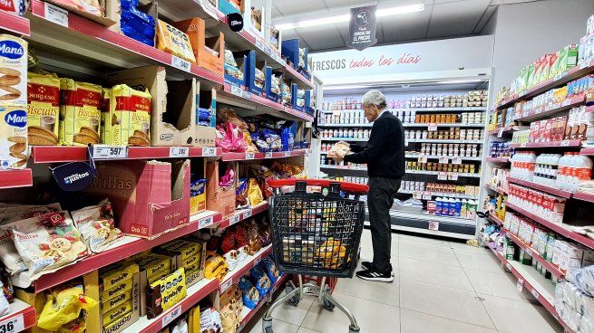  Advierten que los alimentos vuelven a subir con fuerza y presionan la inflación de abril
 