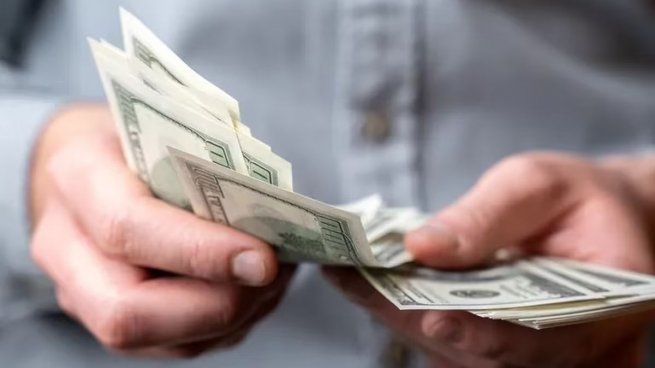  Dólar hoy: a cuánto cotiza este martes 25 de abril de 2023
 