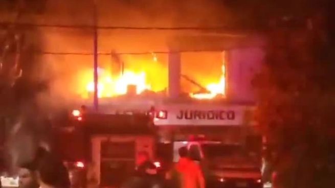  Exposición por fuga de gas dejó una casa incendiada y 40 familias evacuadas
 