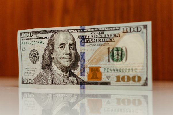 Dólar abre con nueva alza y se acerca a $820 en medio de las fuertes pérdidas del cobre