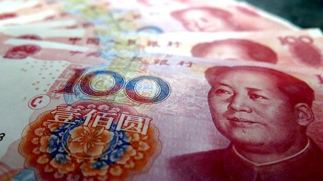  Por primera vez, el yuan superó al dólar como moneda más usada en transacciones transfronterizas
 