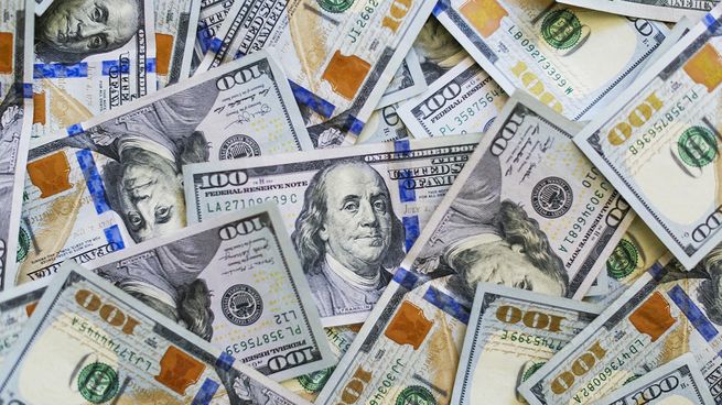  Dólar blue: tras el freno a la corrida, el mercado arriesga cuál es el piso del paralelo
 