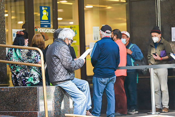 Parlamentarios acusan señales confusas en pensiones: mesa técnica no se reúne y no se responde a las propuestas