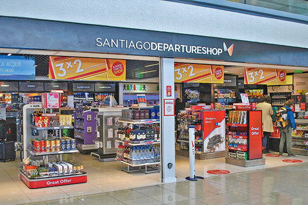 Ministerios de Defensa y Hacienda presentan bases de licitación del Duty Free del Aeropuerto de Santiago tras cuatro años de retrasos