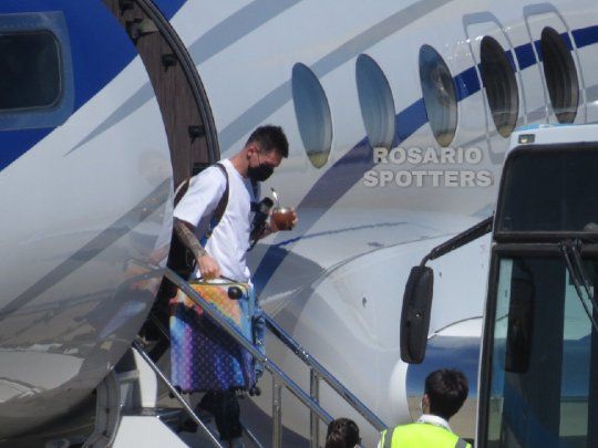  Messi viajó a Arabia Saudita en medio de los rumores sobre su futuro
 