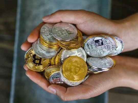  Uno de cada tres jóvenes invierte en criptomonedas impulsado por sus amigos
 