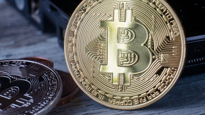  El Bitcoin arranca el mes con el pie izquierdo y cae por debajo de u$s28.000
 