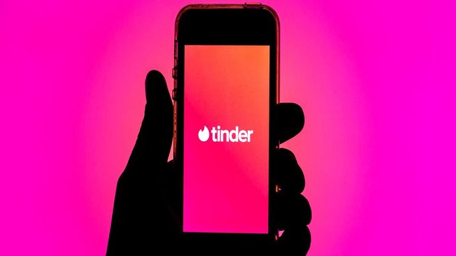  Tinder abandona Rusia, en repudio a la guerra en Ucrania
 