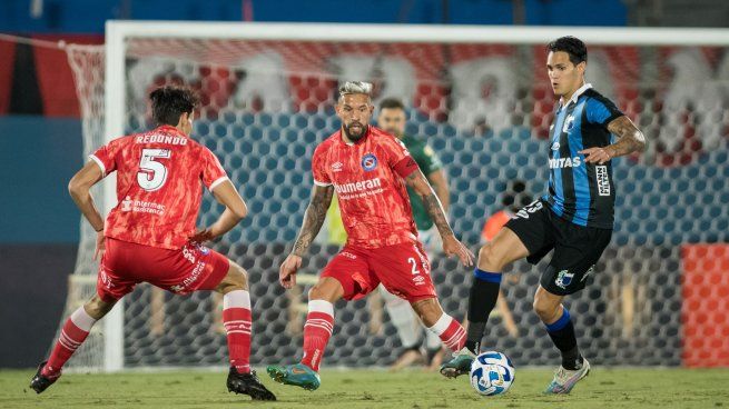  Argentinos Juniors dejó escapar dos puntos en Uruguay
 