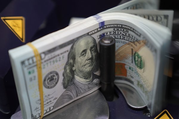 Dólar abre con leve caída y pierde los $810 en jornada clave por la Reserva Federal