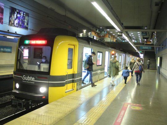  Paro de subtes: dos líneas interrumpen el servicio este jueves
 