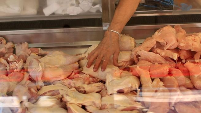  El precio del pollo cayó alrededor de un 35%: cuánto costará en las carnicerías
 