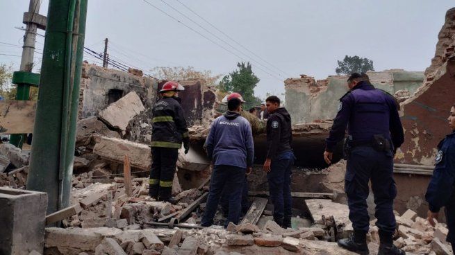  Derrumbe en Ituzaingó: un obrero murió atrapado entre los escombros
 