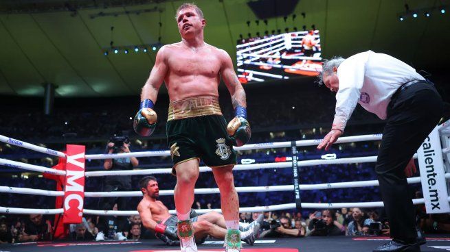  Lo destrozó: Canelo Álvarez venció a John Ryder y retuvo la triple corona
 