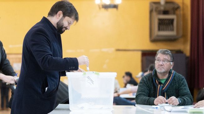  Chile votó para elegir a convencionales que redactarán la nueva Constitución: se esperan resultados
 