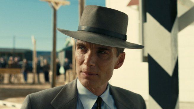  Oppenheimer, la película de Christopher Nolan, presentó un nuevo e impactante tráiler
 