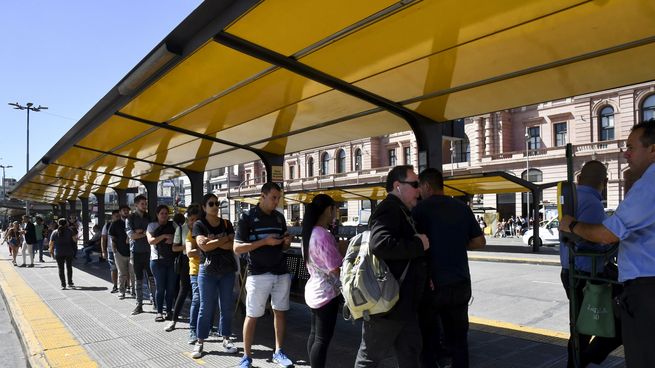  ¿A qué hora se levanta el paro de colectivos hoy?
 