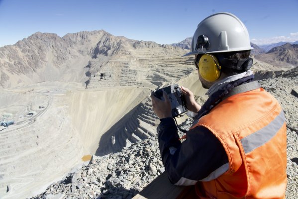 Minería lidera en creación de empleos: aumenta 5,4% en doce meses