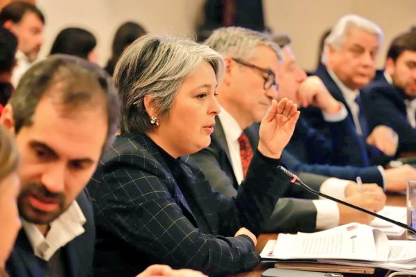 Salario mínimo: proyecto es despachado a Sala de la Cámara en medio de duras críticas de diputados de la oposición