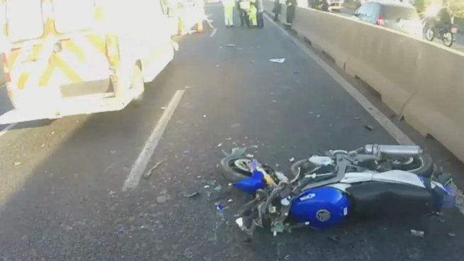  Un muerto en un choque en la autopista Buenos Aires-La Plata
 