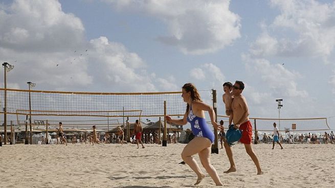  Terror en playa de Tel Aviv: bañistas huyen por bombardeo
 