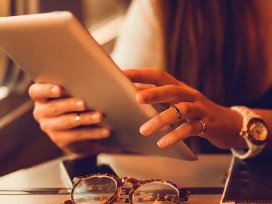  Cuáles son los sectores dentro de la industria tecnológica que más aumentos salariales pagan
 