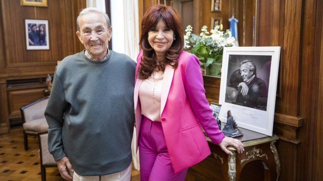  Cristina Kirchner se reunió con el único sobreviviente de la Operación Masacre
 