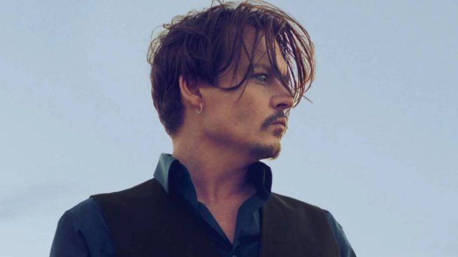  Johnny Depp firma un acuerdo millonario con Dior
 