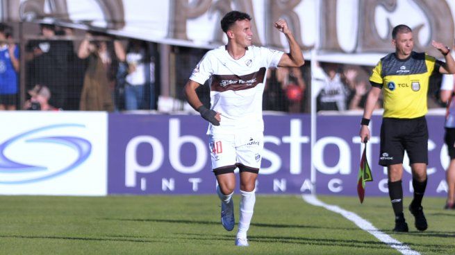  No le encuentra la vuelta: Platense goleó a Racing, que sumó su cuarta derrota seguida
 