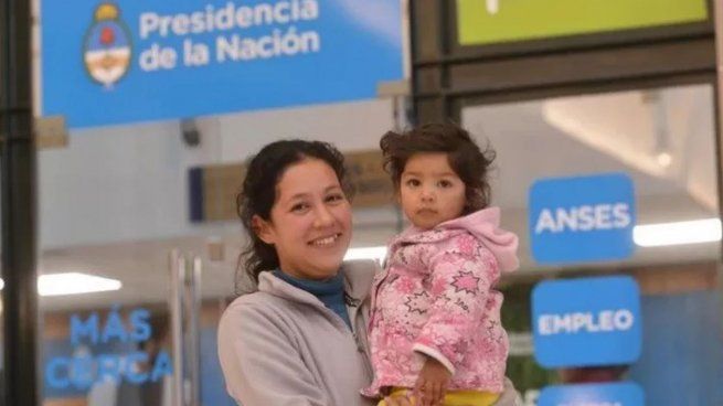  ¿Cuánto aumenta la AUH ANSES en junio 2023?
 