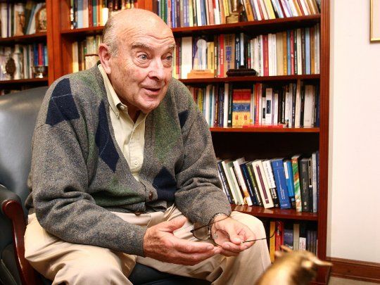  Dólar: Cavallo explicó su plan para evitar una salida 