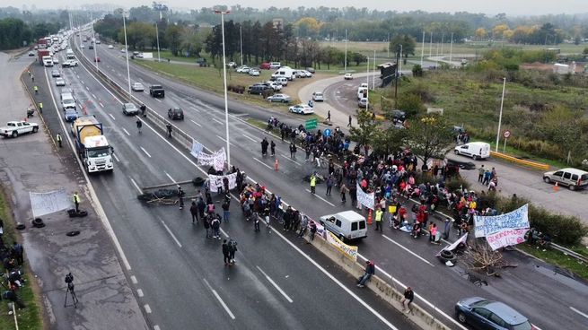  Corte en ambas manos de la Autopista Riccheri 
 