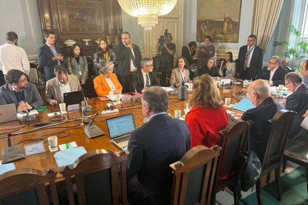 Salario mínimo: el Senado inicia el análisis de la propuesta y escucha planteamientos de las Pyme