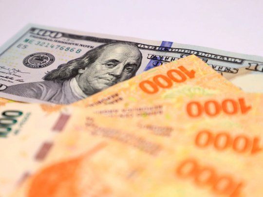  Dólar blue vs plazo fijo: ¿qué conviene hacer tras la suba de tasas?
 