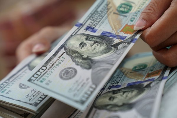 Dólar abre al alza y retoma los $790 mientras el cobre baja con fuerza tras cifras en China menores a lo esperado